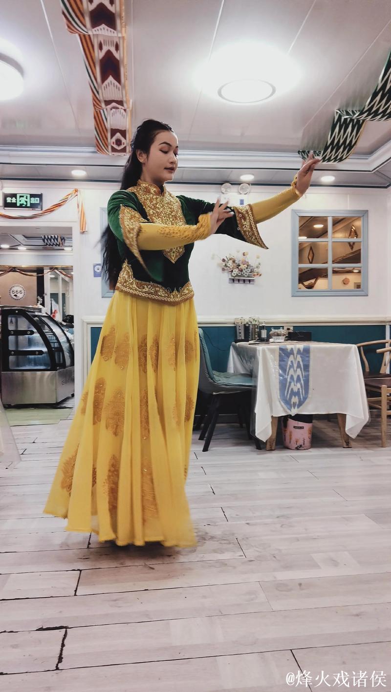 亚当斯社媒晒照:今天战斧劈扣,赛后奖励自己吃中餐羊肉串 亚当斯社媒晒照:今天战斧劈扣,赛后奖励自己吃中餐羊肉串